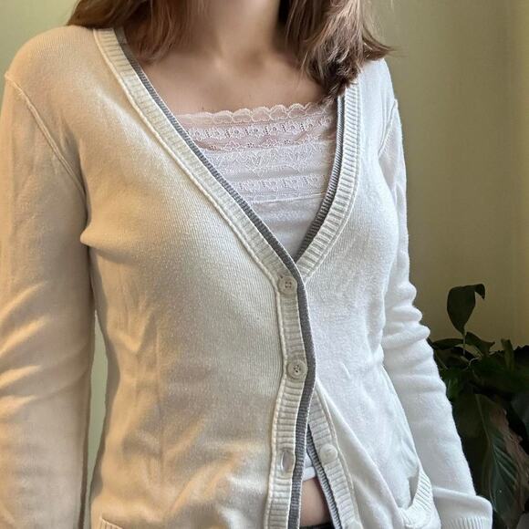 Aeropostale grey and white preppy cardigan - Picture 3 of 5